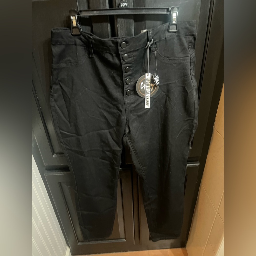 Black Straight Leg Jeans with Classic Fit